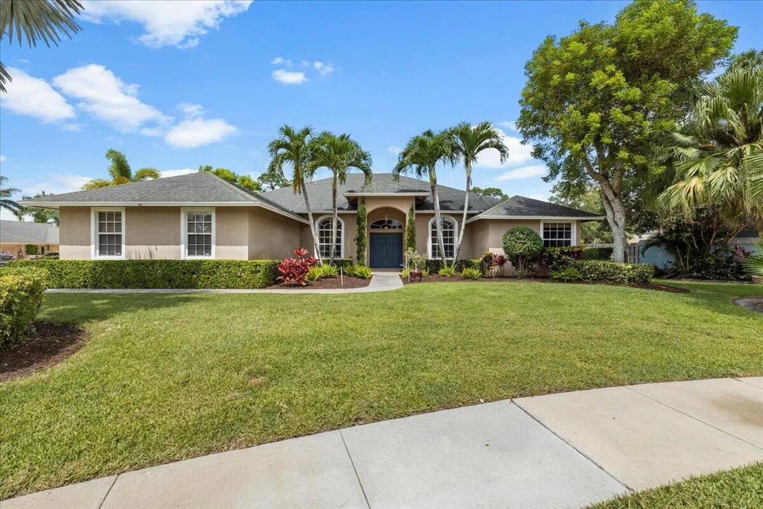 Photo of 1384 Brampton Cove