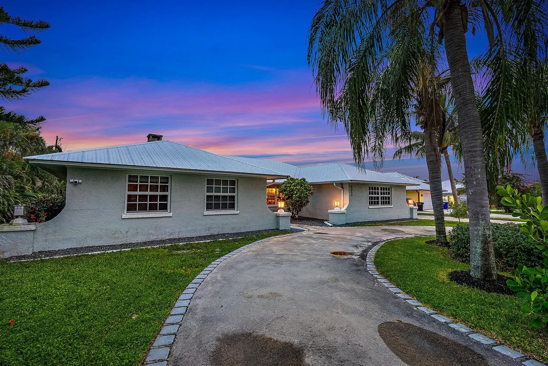 Photo of 5354 SE Horseshoe Point Road