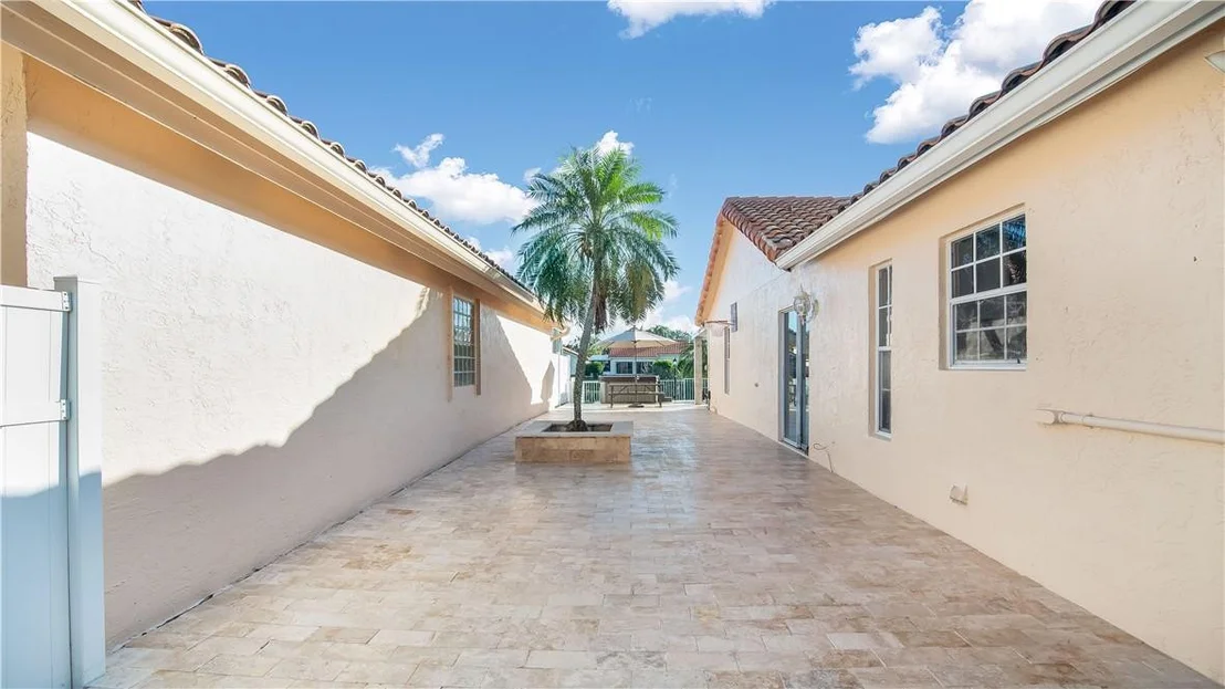 Photo of 5320 Casa Real Drive