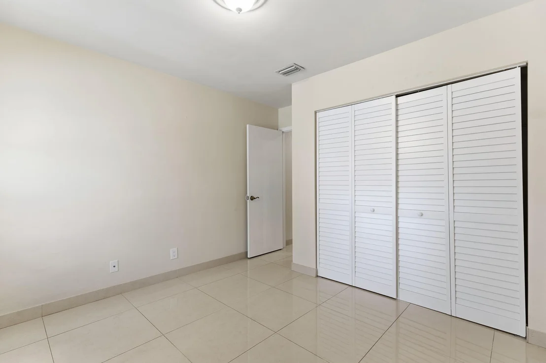 Photo of 1472 Garden Road