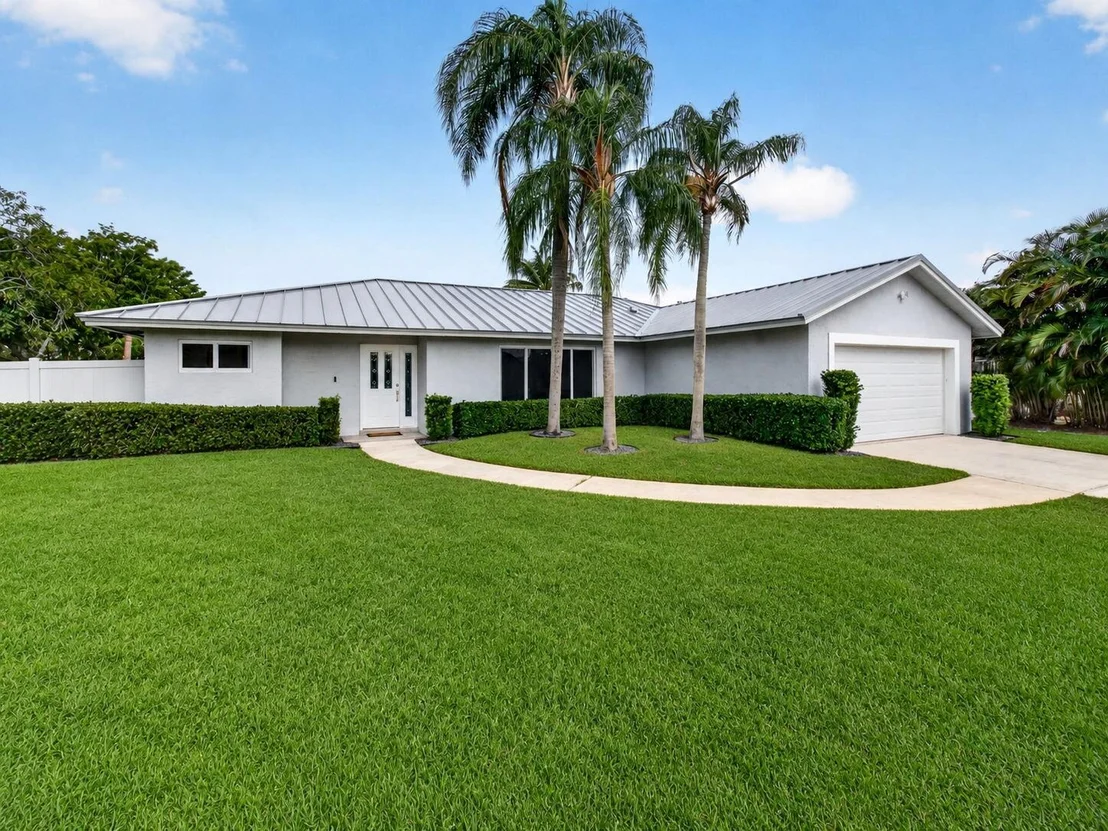 Photo of 17773 Maplewood Drive
