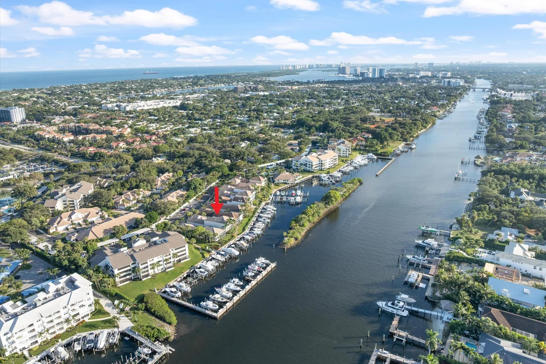 Photo of 602 Oak Harbour Drive