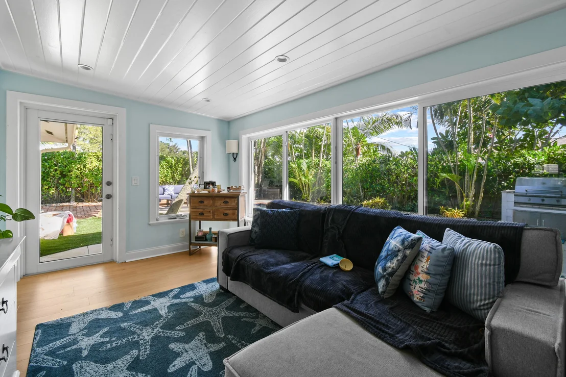 Photo of 106 Windsor Road E