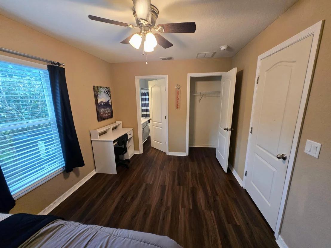 Photo of 200 Amber Boulevard