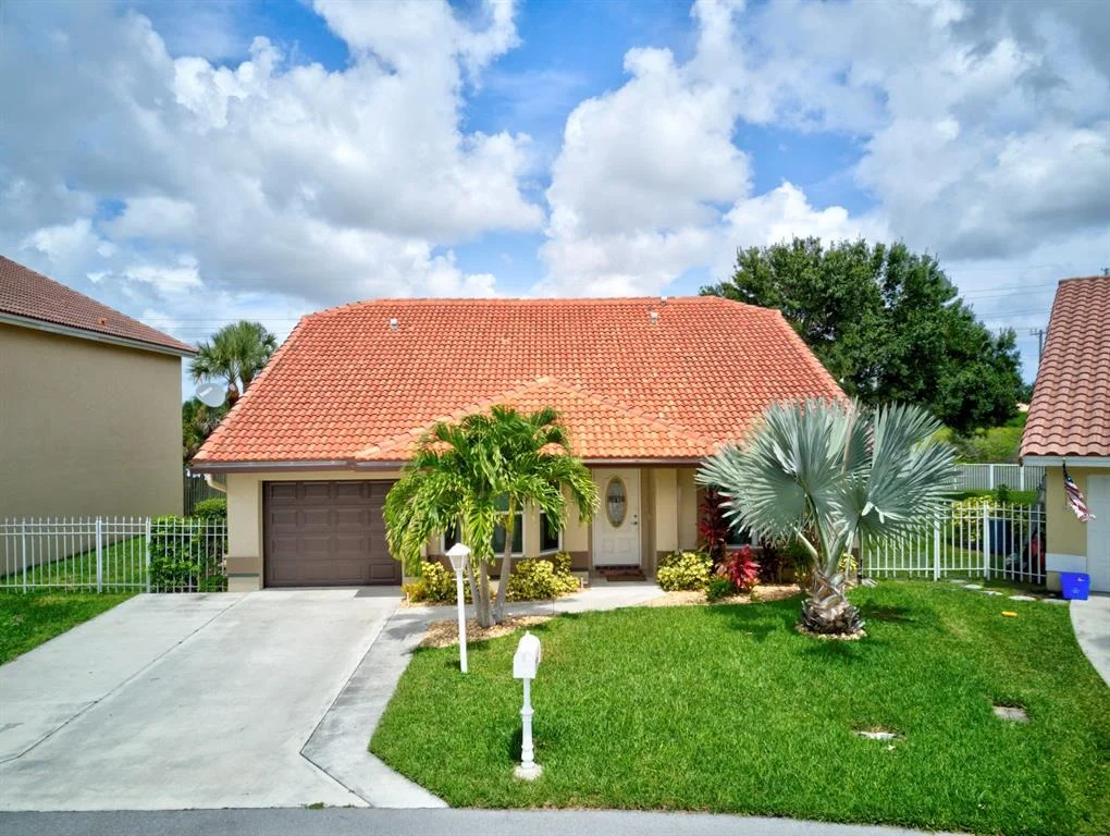 Photo of 11080 Lakeaire Circle