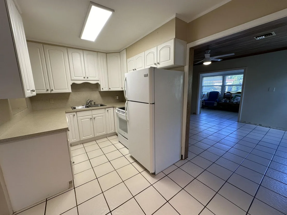 Photo of 914 SE 3rd Street