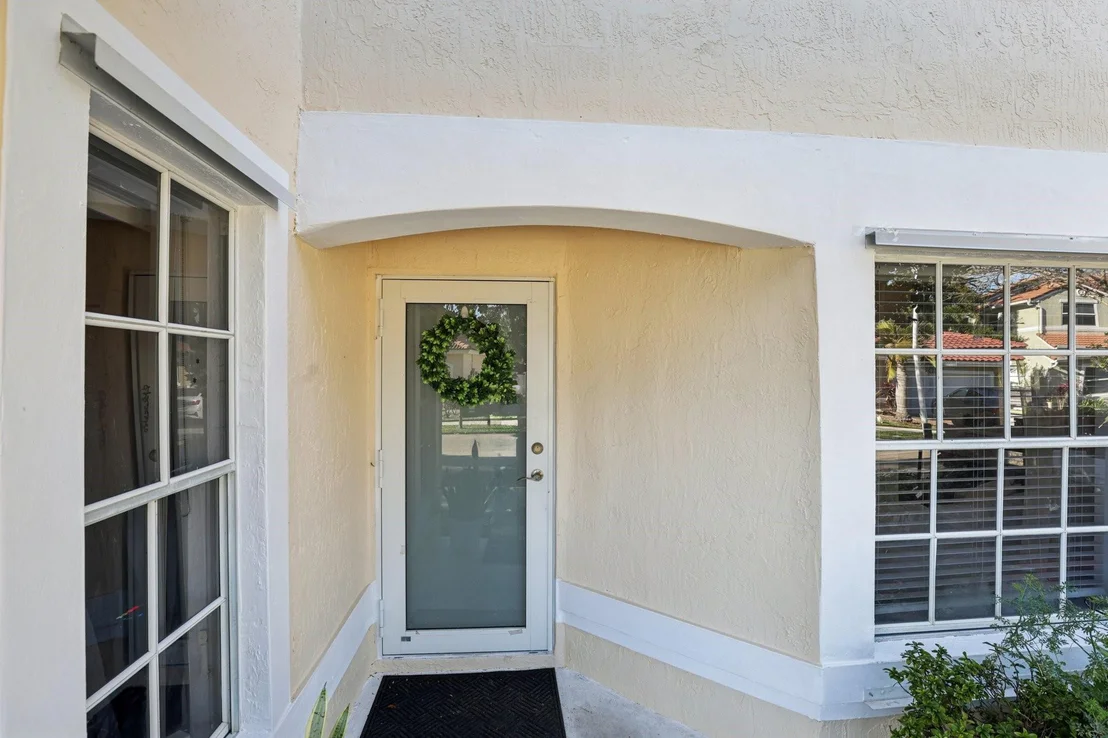 Photo of 972 Azure Lane