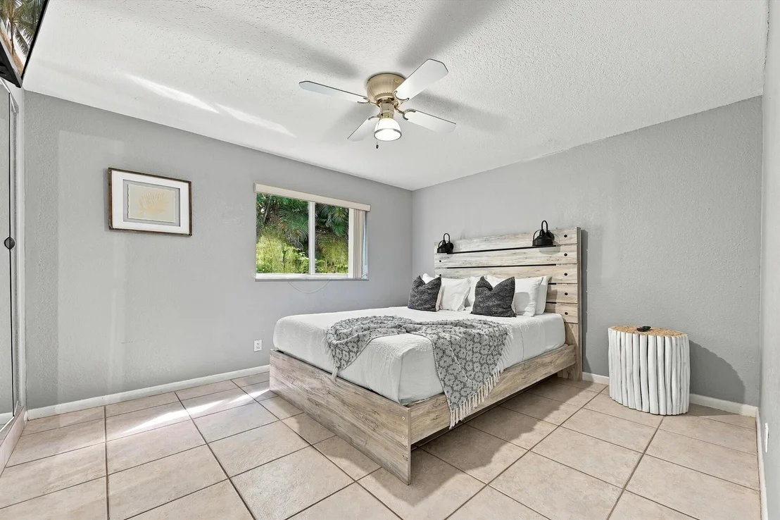 Photo of 5660 Lee Drive