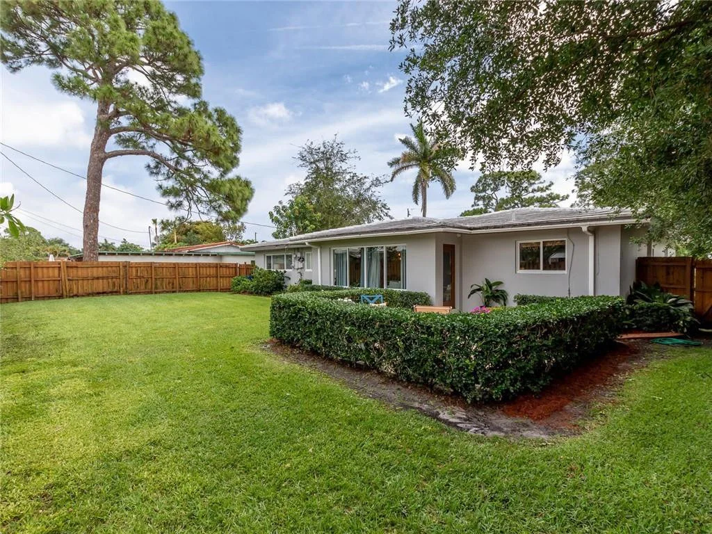 Photo of 111 SE 8th Street