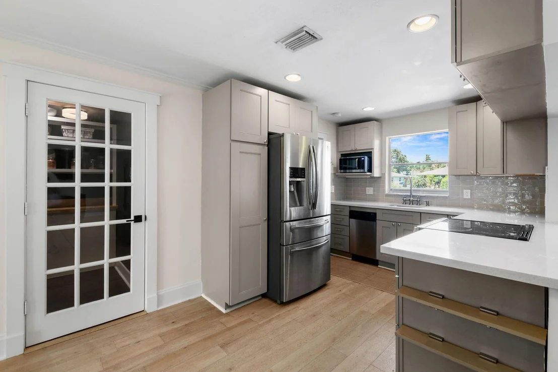 Photo of 20 Windsor Road E