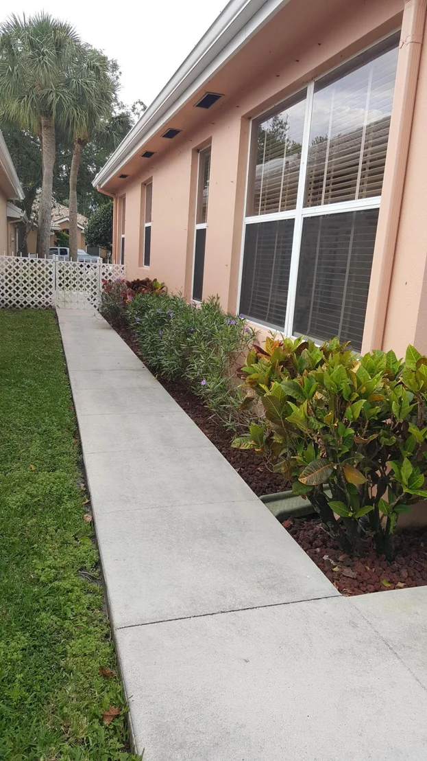 Photo of 165 S Hampton Drive