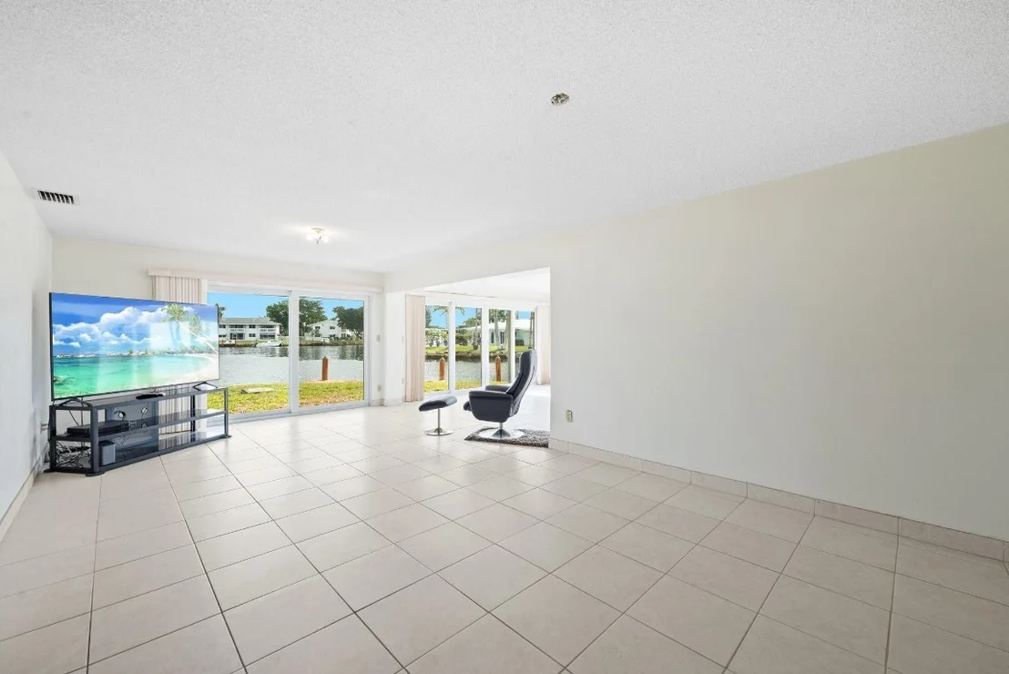 Photo of 248 SE 4th Avenue