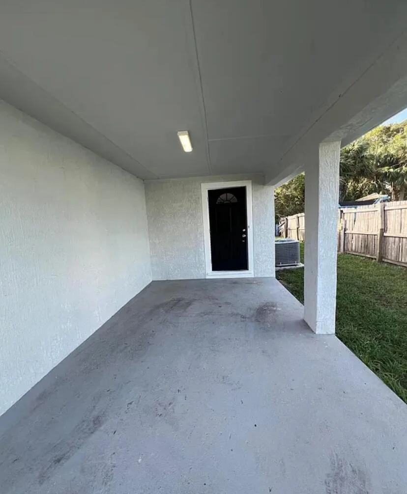 Photo of 3051 44th Lane
