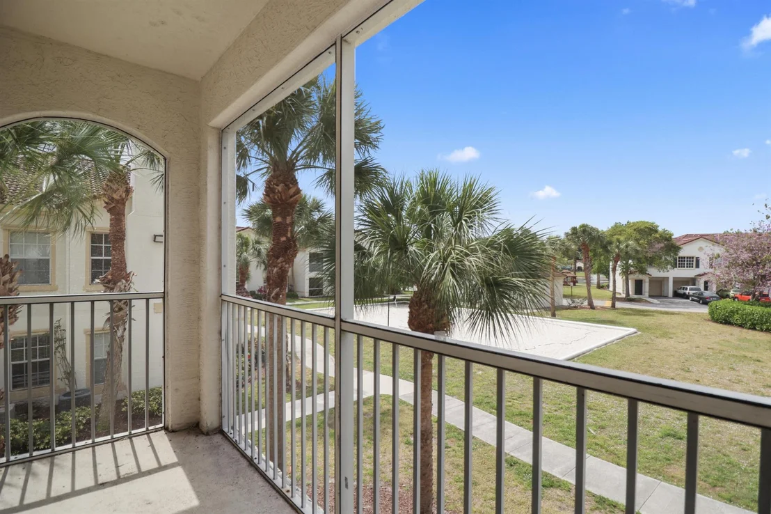 Photo of 272 SE Kitching Circle