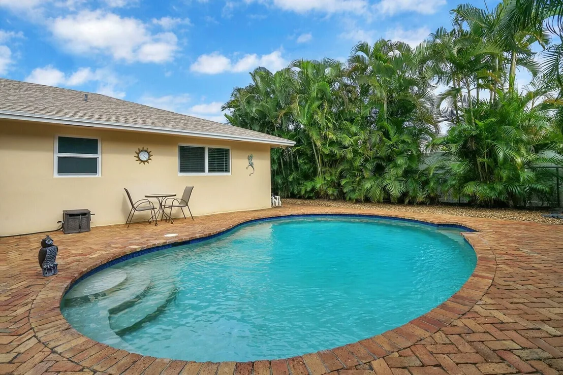 Photo of 736 Heron Drive