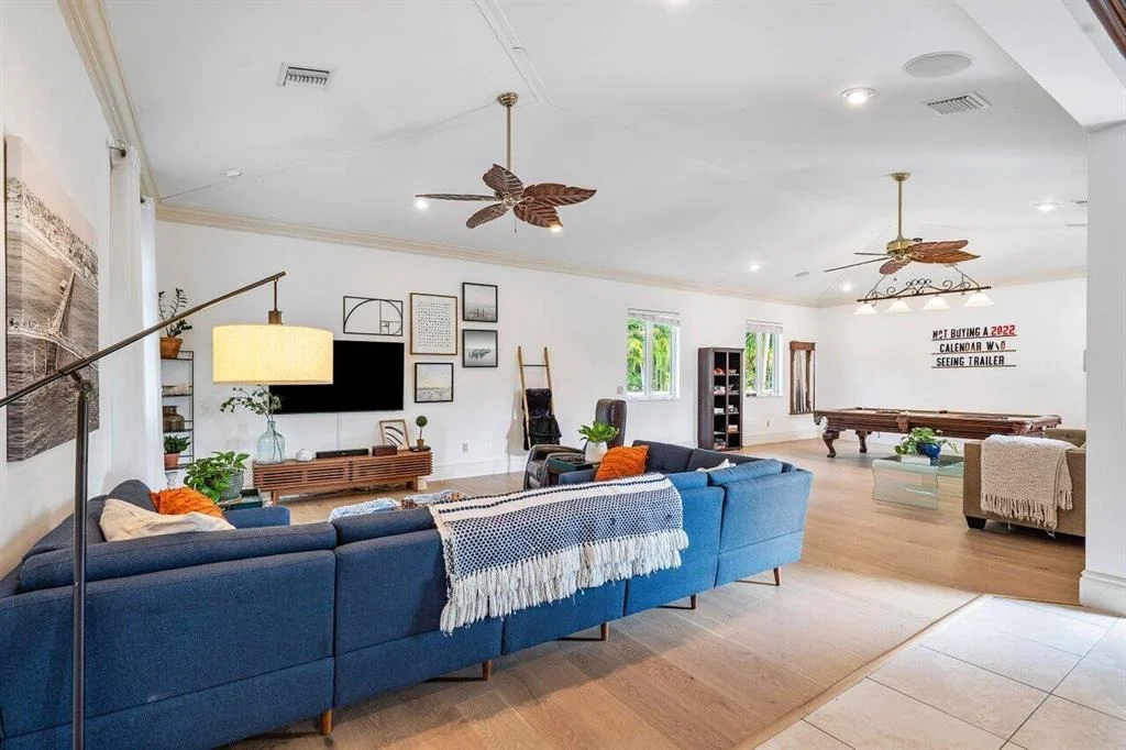 Photo of 804 Marbella Lane E