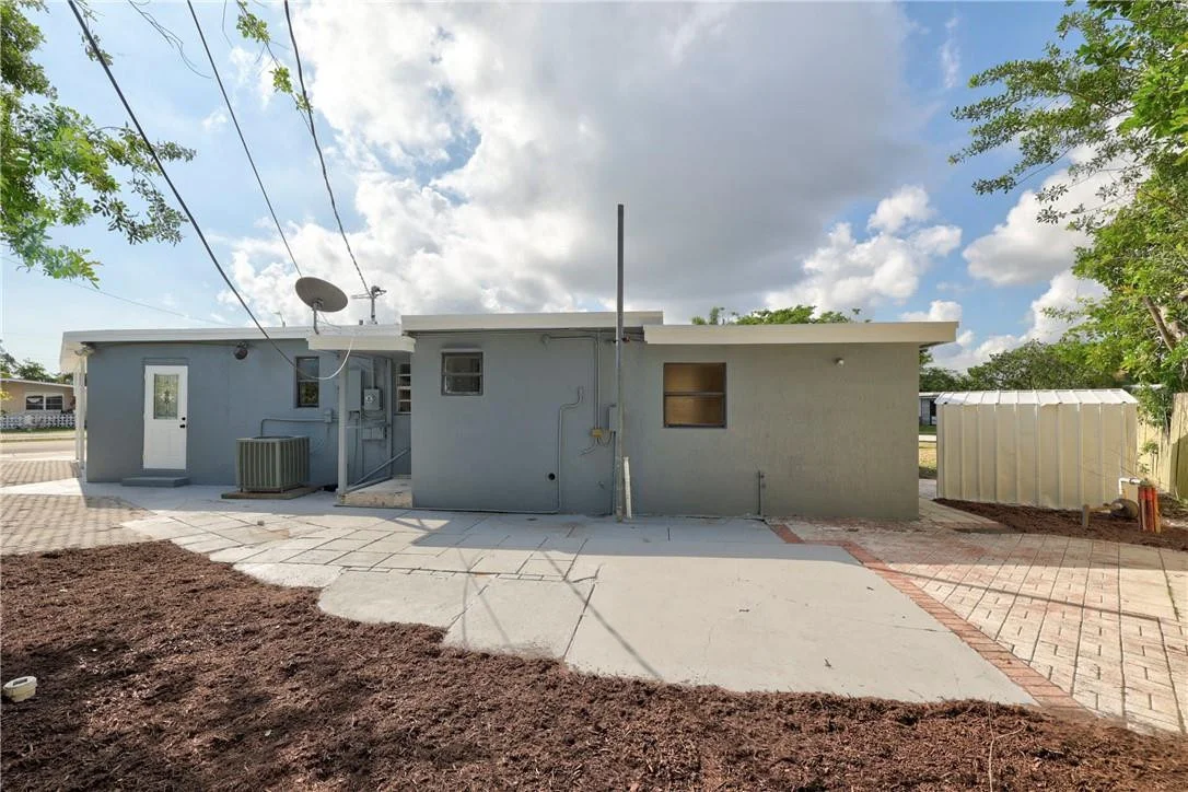 Photo of 5210 NE 16th Terrace