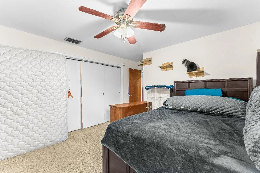 Photo of 1084 James Road