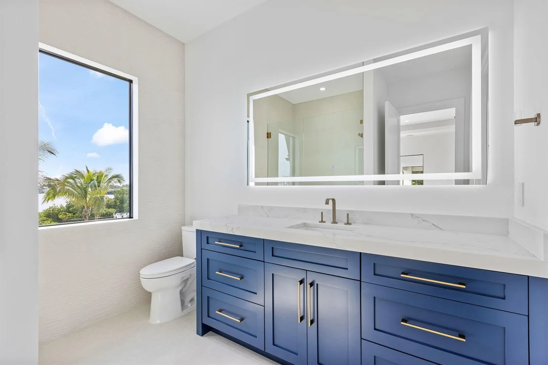 Photo of 88 W Riverside Drive