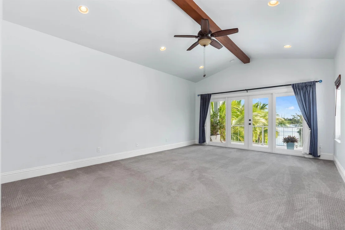 Photo of 202 E Riverside Drive
