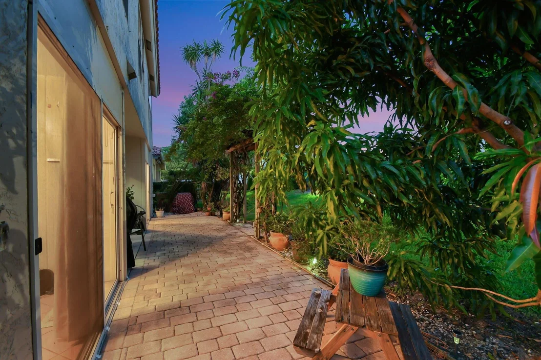 Photo of 5565 American Circle