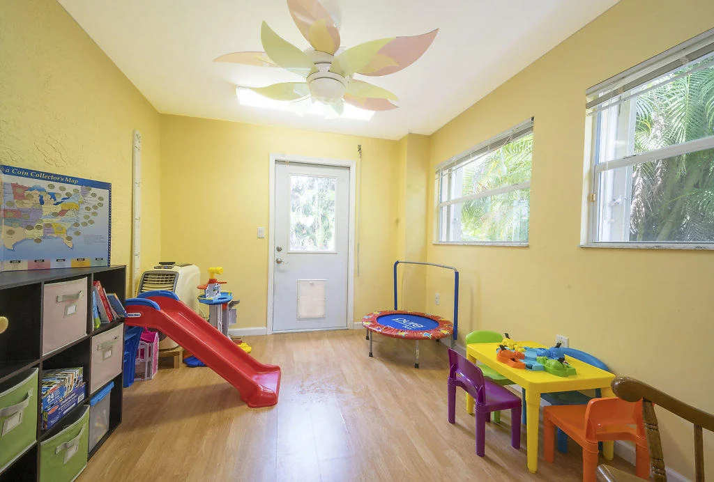 Photo of 136 N River Drive E