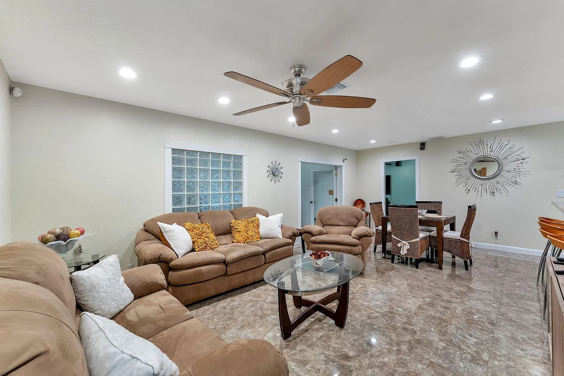 Photo of 249 SW 9th Circle