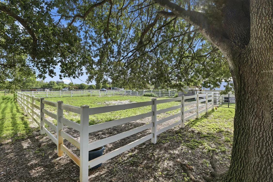Photo of 14095 BIDDEX Road