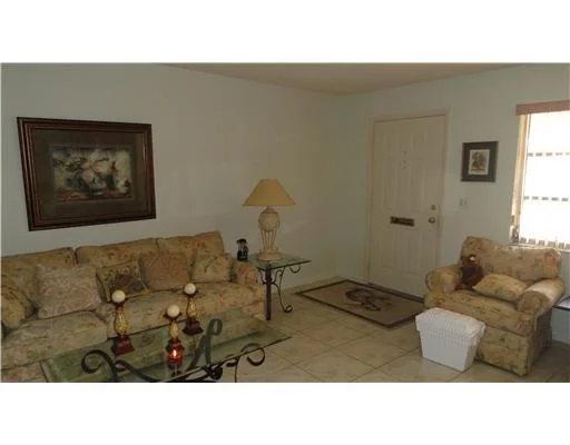 Photo of 104 NW 8th Place