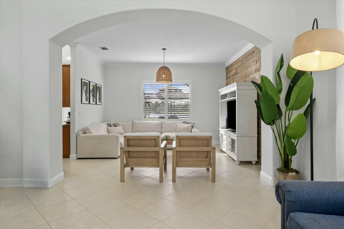 Photo of 1386 Beacon Circle