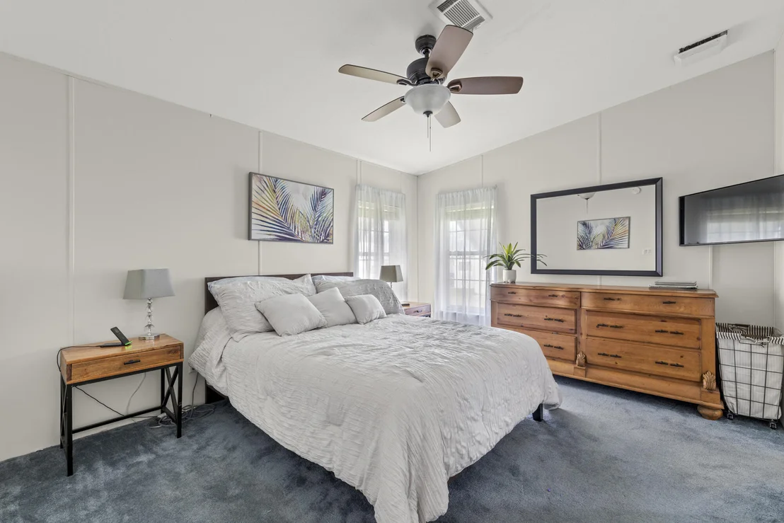 Photo of 237 SE Easy Street