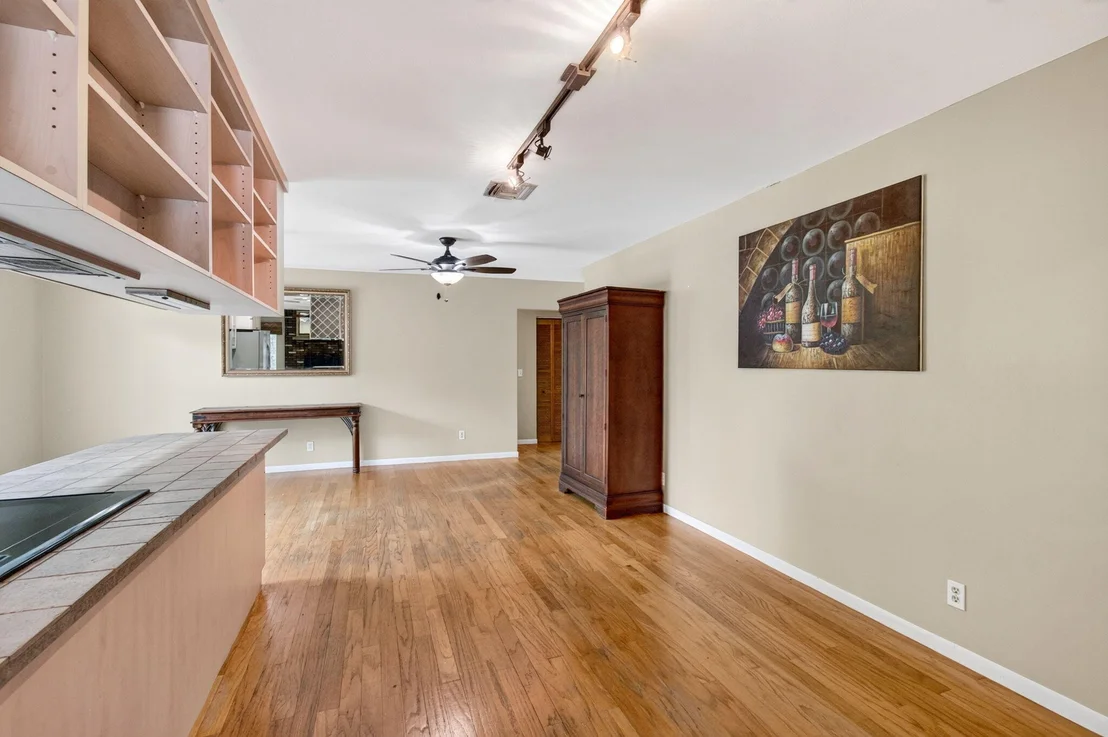 Photo of 5442 Sunrise Boulevard