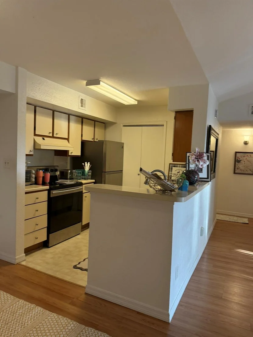 Photo of Unit 737 at 875 Riverside Drive