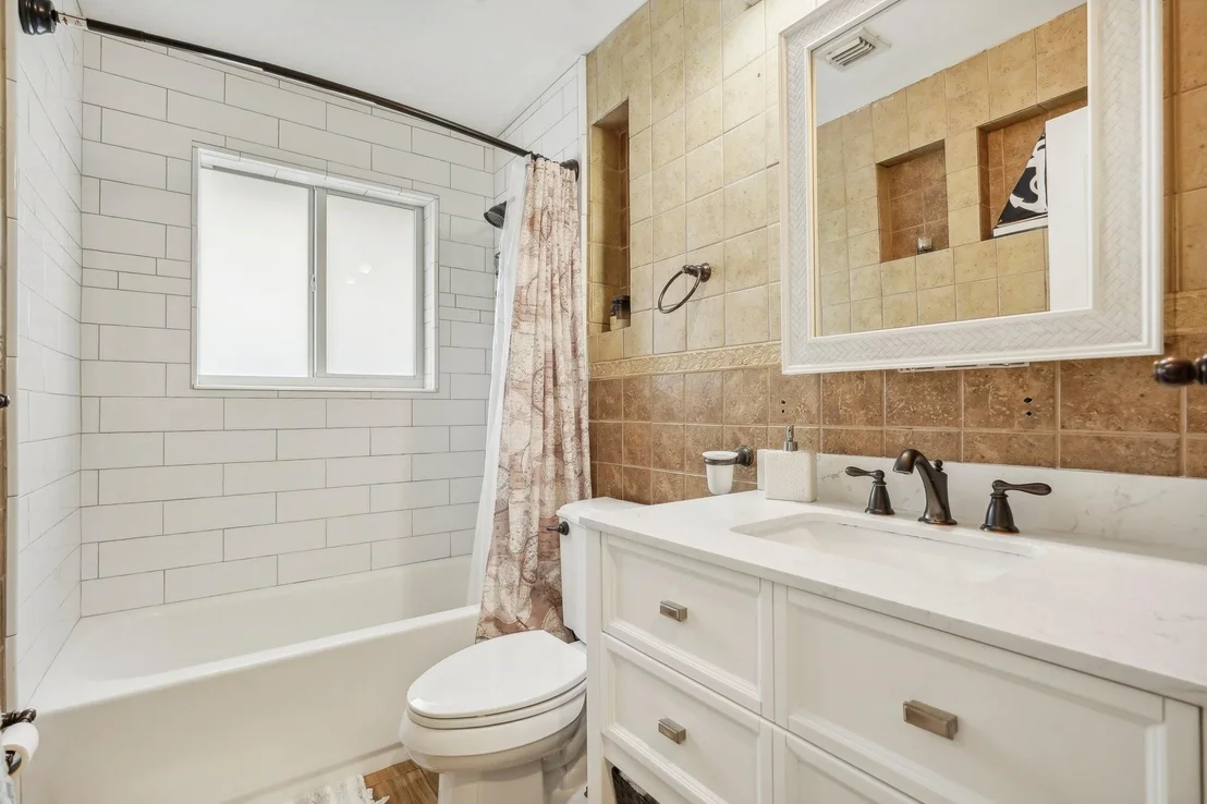 Photo of 130 SE 9th Street