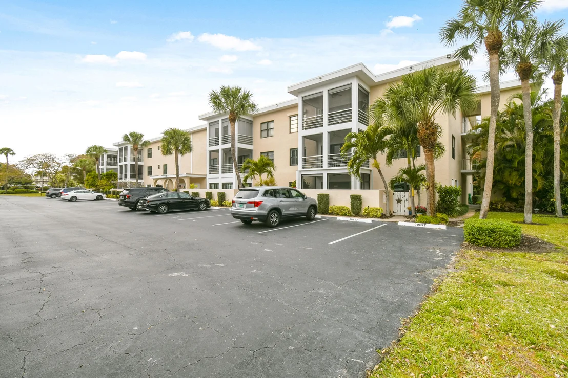 Photo of Unit 209A at 300 N Highway A1a