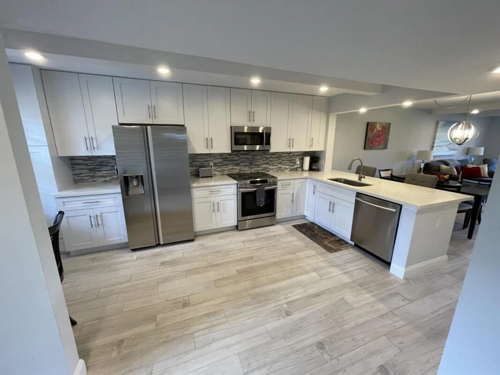 Photo of Unit F at 701 Pinecrest Circle