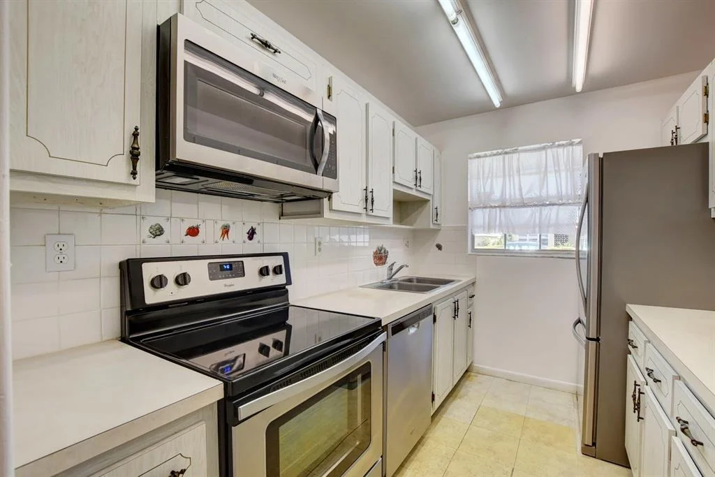 Photo of Unit D at 1160 Circle Drive