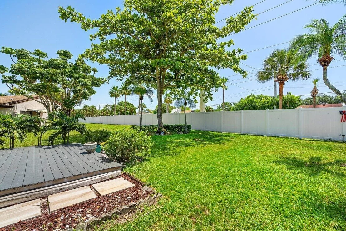 Photo of 6127 Elsinore Circle