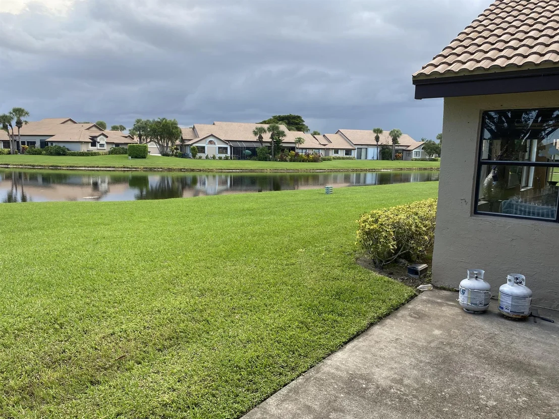 Photo of 7134 Le Chalet Boulevard