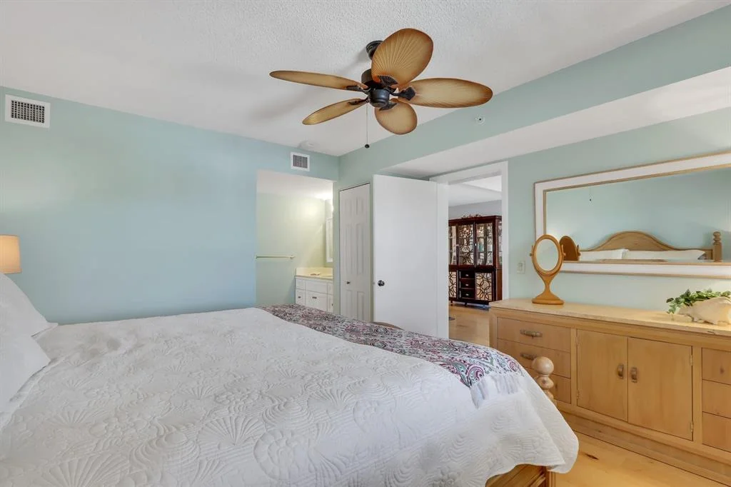 Photo of Unit 402 at 1201 Seafarer Circle