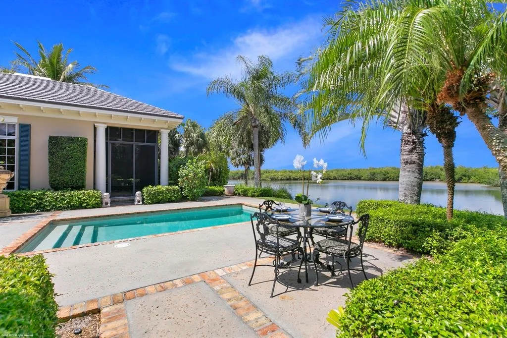Photo of 533 White Pelican Circle