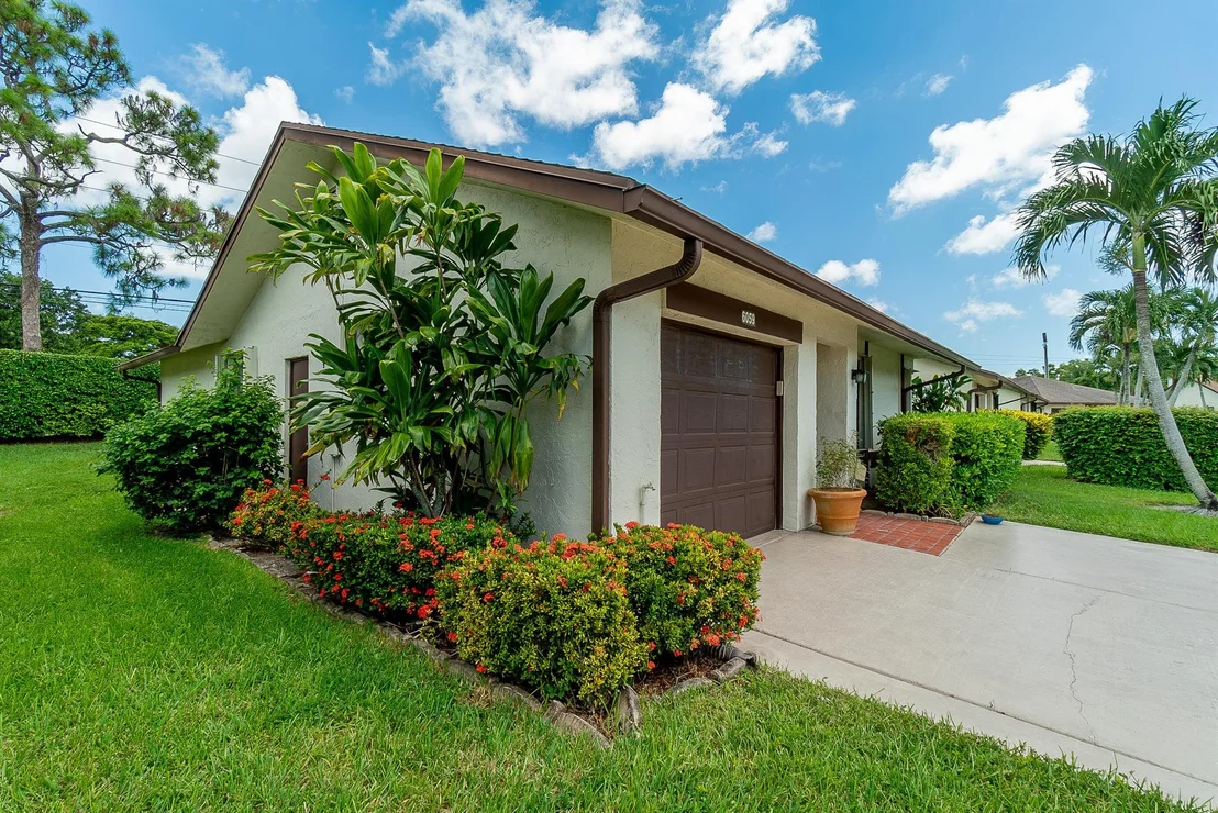 Photo of 6059 Olivewood Circle