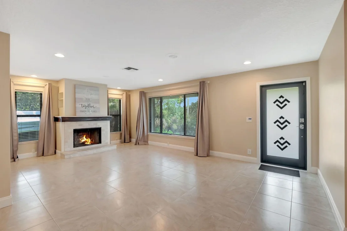 Photo of 737 NW 3rd Avenue