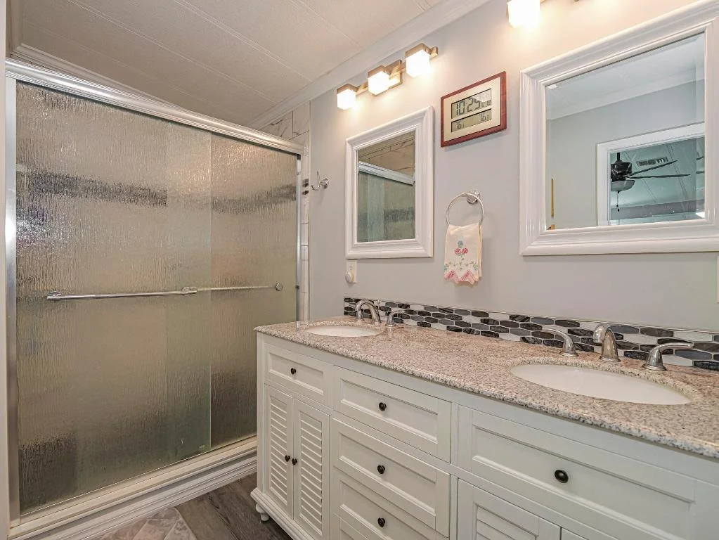 Photo of 409 Avocado Drive