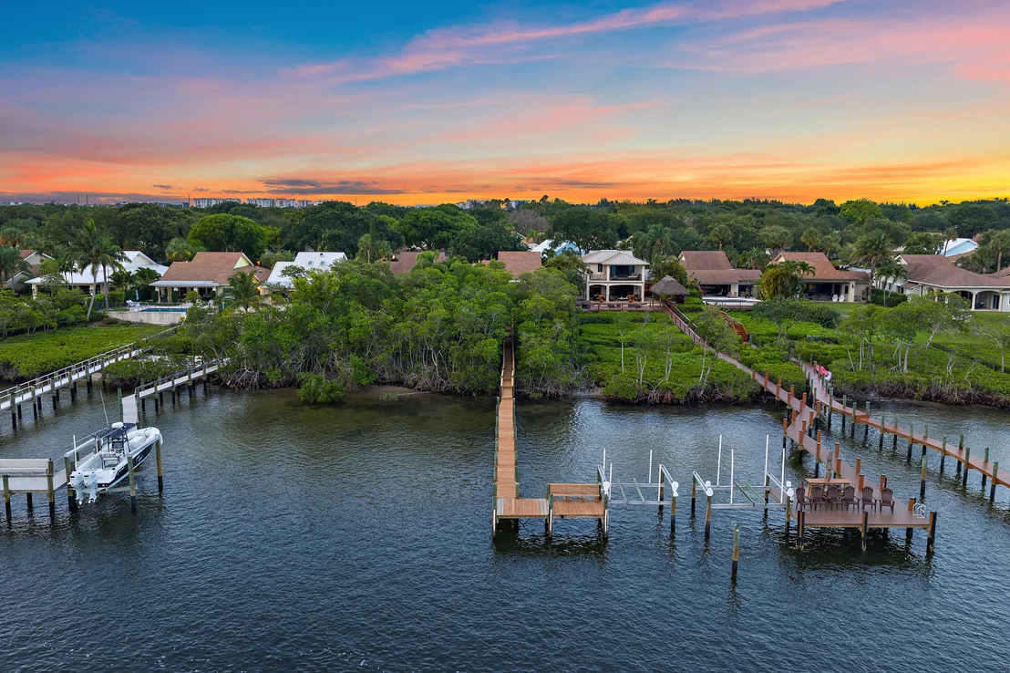 Photo of 348 River Edge Road