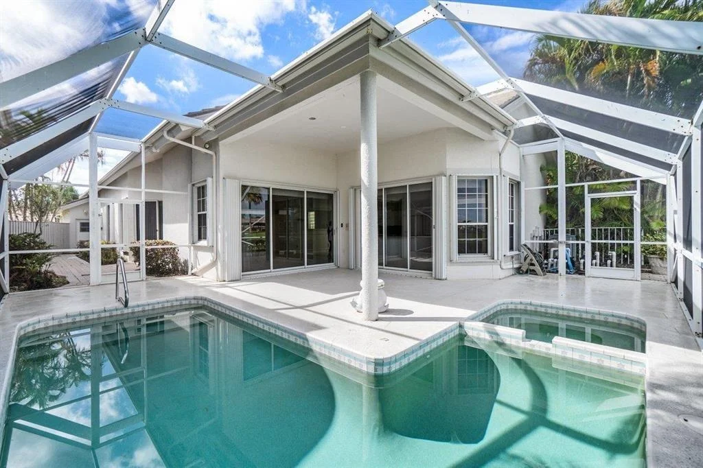 Photo of 325 Eagleton Golf Drive