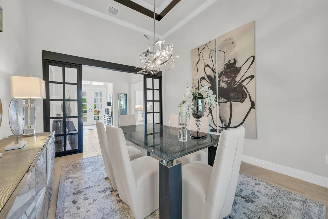 Photo of 718 SW Riverwatch Place