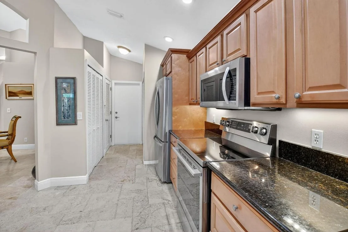 Photo of 523 Canoe Point