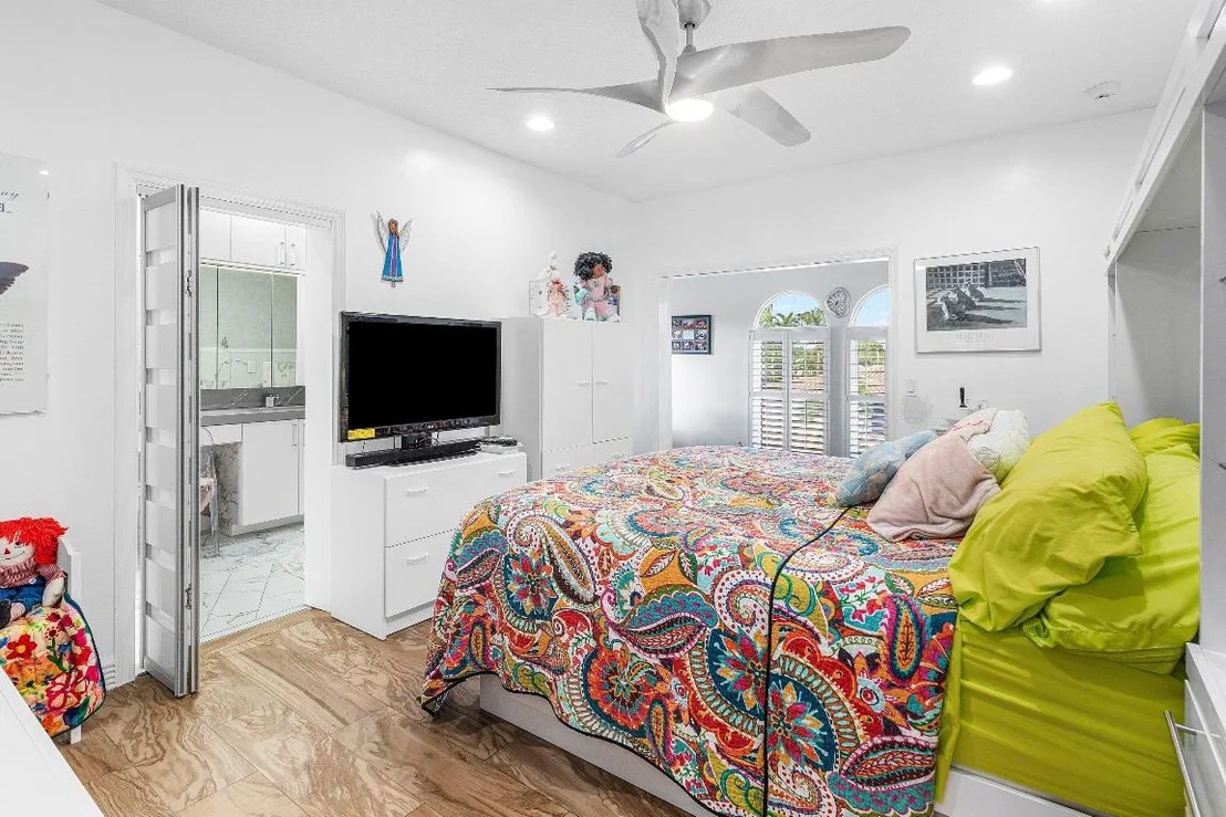 Photo of 678 Carriage Hill Lane