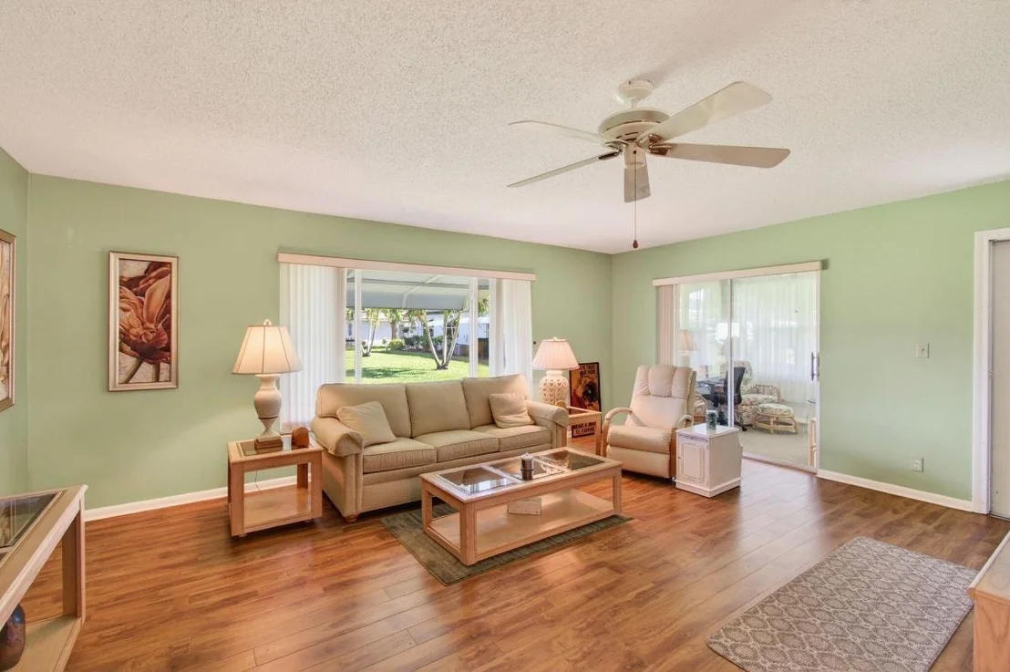 Photo of Unit D at 417 High Point Boulevard